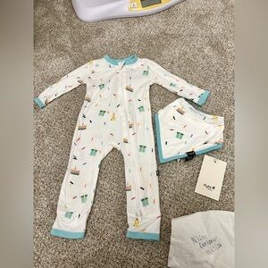 SOLD Kyte Baby Cloud Party Zip Romper and Bib